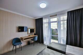 Гостиница Версаль Геленджик Улучшенный с большим балконом-9