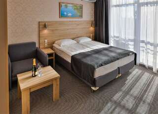 Гостиница Версаль Геленджик Улучшенный с большим балконом-5