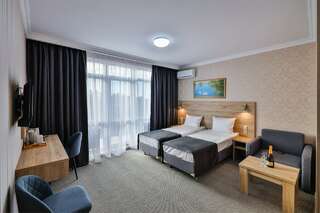 Гостиница Версаль Геленджик Улучшенный с большим балконом-1