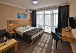 Гостиница Версаль Геленджик С балконом-1